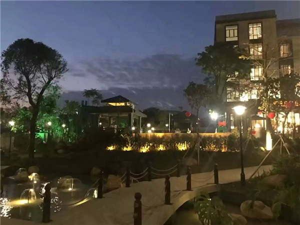 酒店装修完工夜景